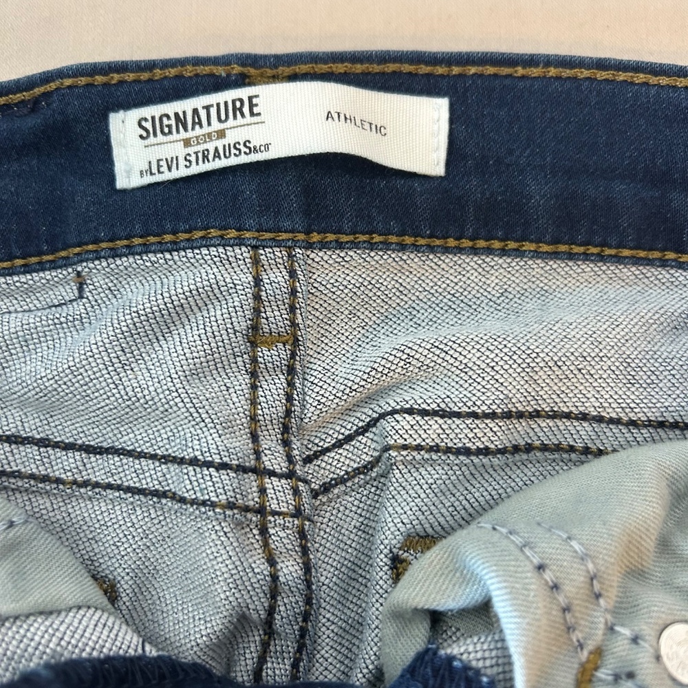 Girl's Levi Athletic Straight Regular Jeans | Size 6 - Picture 5 of 7